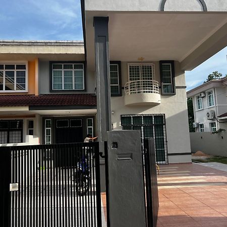 Homestay Melaka Executive Εξωτερικό φωτογραφία