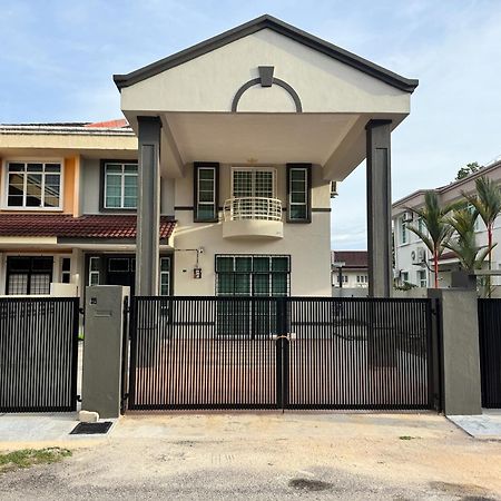 Homestay Melaka Executive Εξωτερικό φωτογραφία